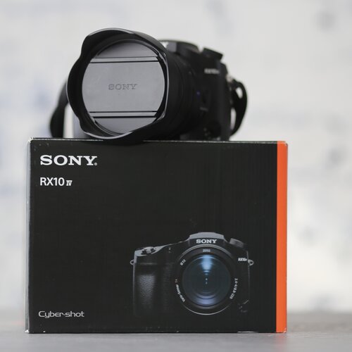 Sony RX10 mark IV 
