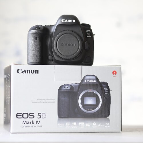 Canon EOS 5D Mark IV 