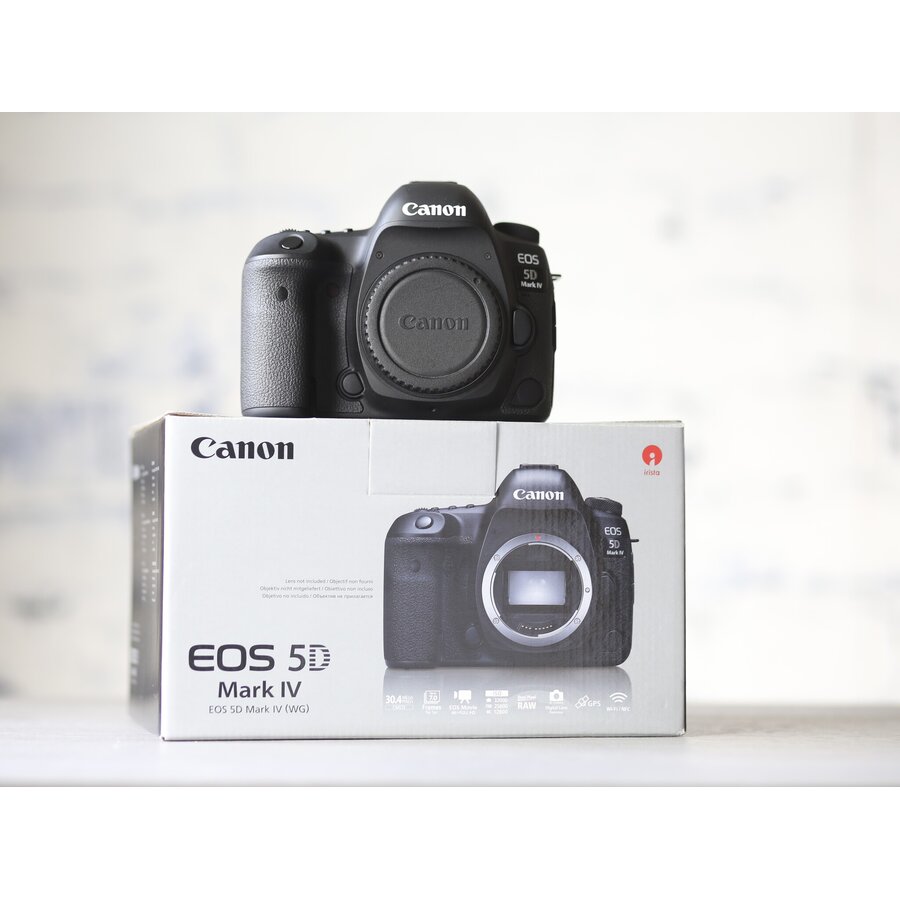 Canon EOS 5D Mark IV-1