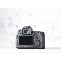 thumb-Canon EOS 5D Mark IV-3