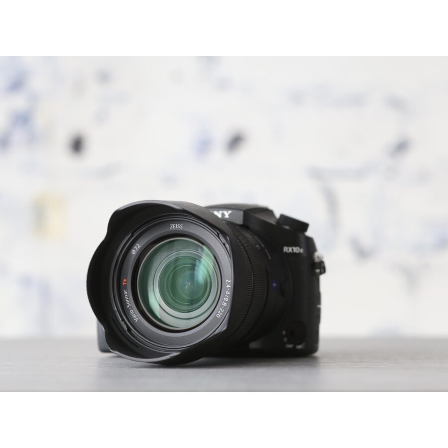 Sony RX10 mark III-1