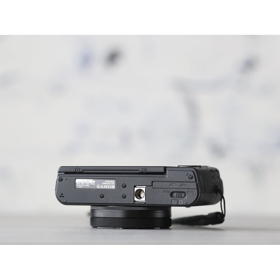 Sony Cybershot RX100 V-4