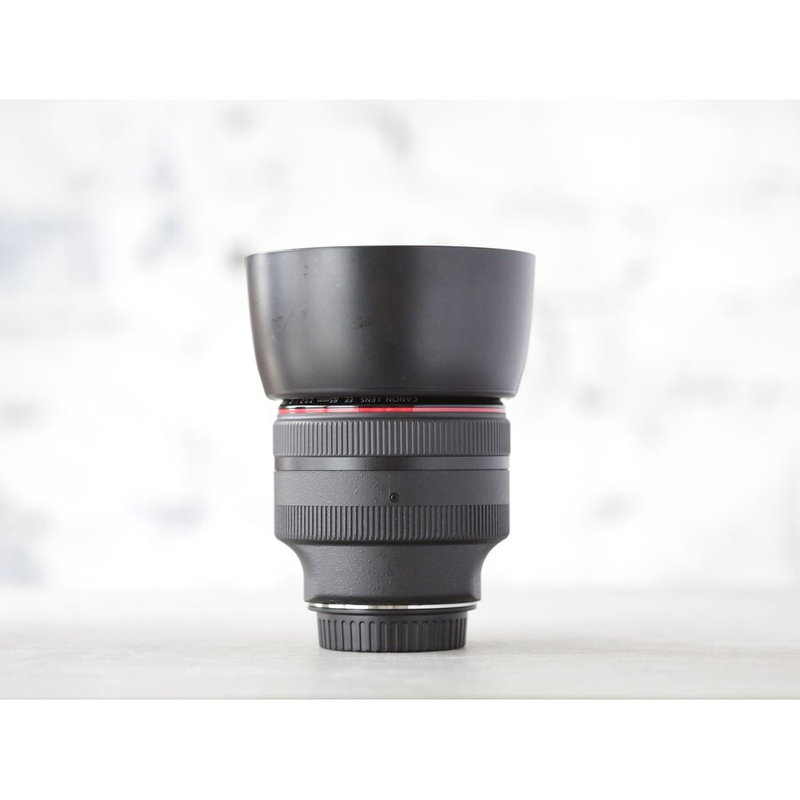 Canon EF 85mm f/1.2L II USM-2