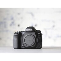 thumb-Canon EOS 5D Mark IV + BG-E20-2