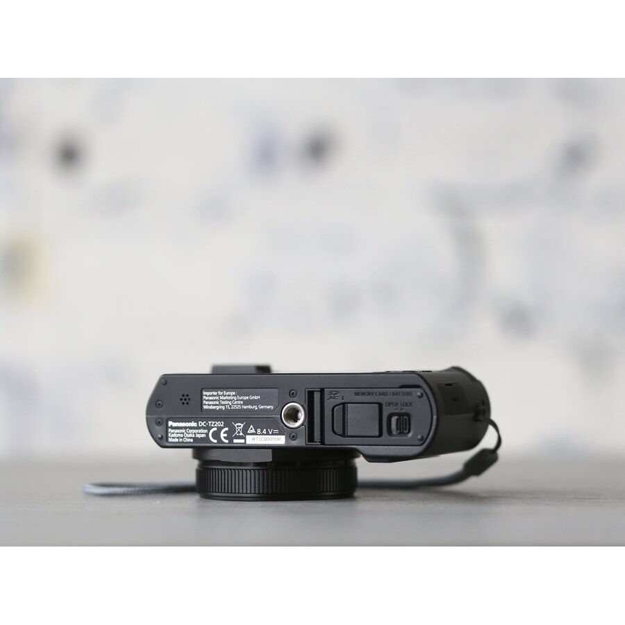 Panasonic Lumix TZ202 (TZ200)-4