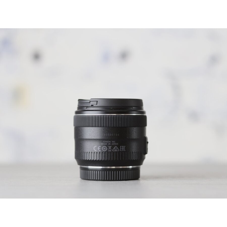 Canon EF 35mm f/2 IS USM-2