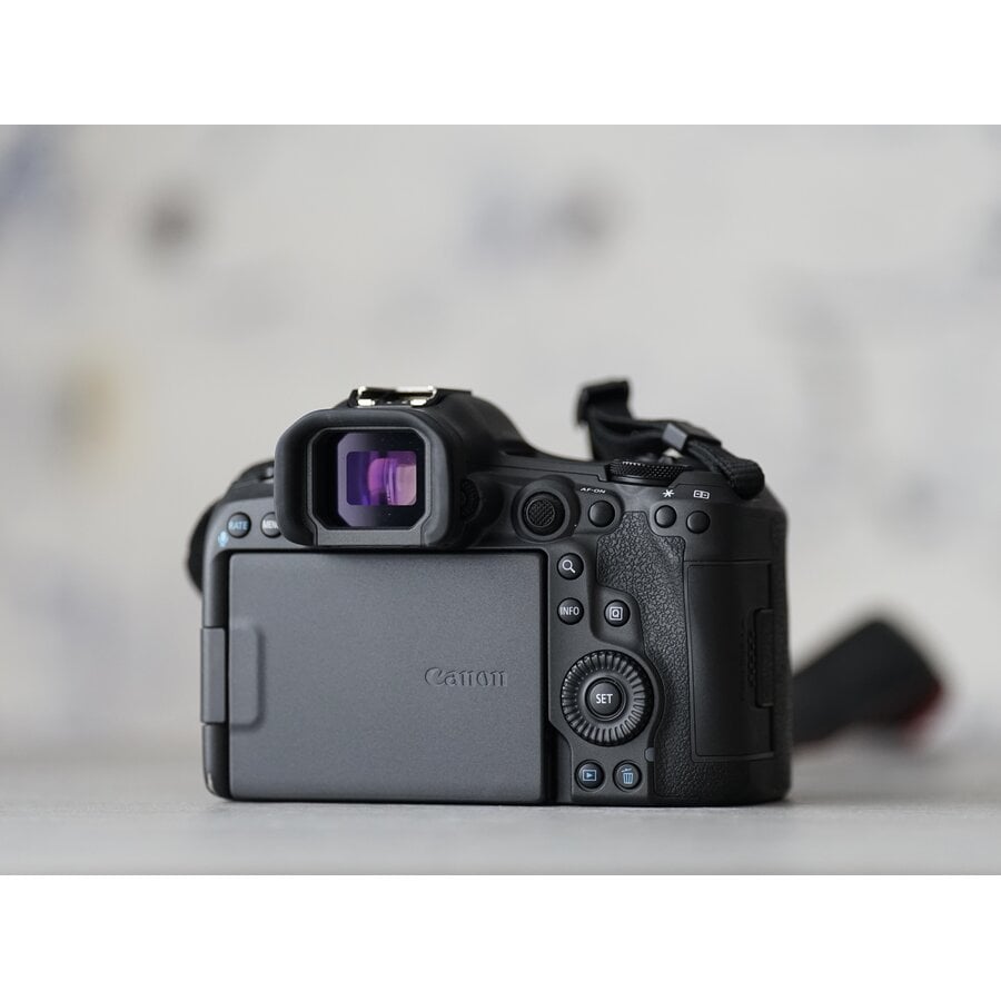 Canon EOS R5 Mark II-3