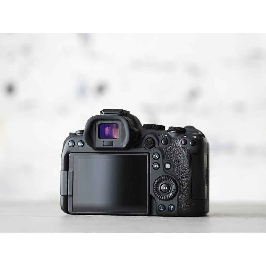 Canon EOS R6 Mark II-3