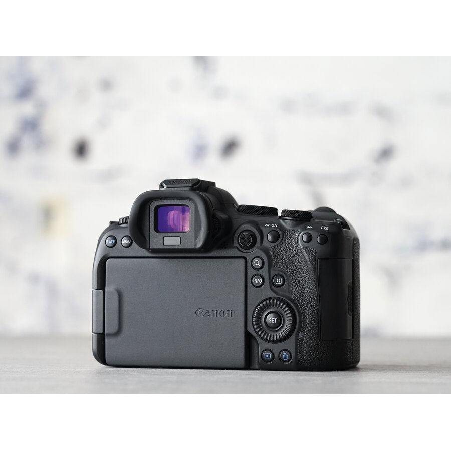 Canon EOS R6 Mark II-4