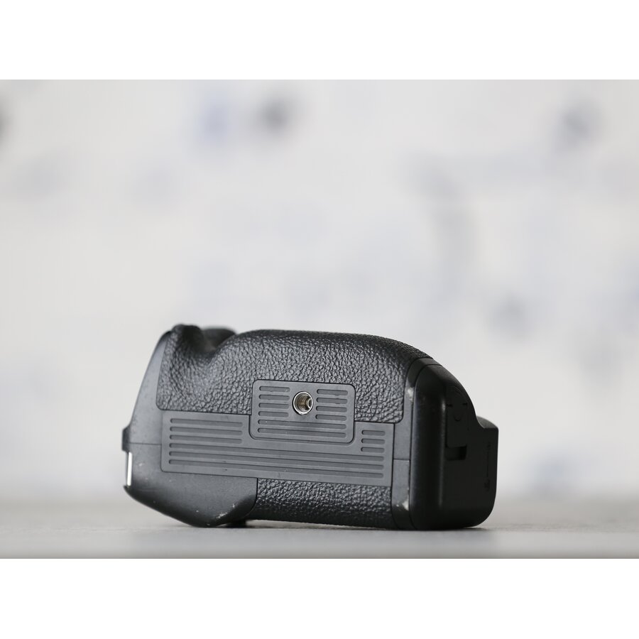 Sony VG-C4EM Battery Grip-3