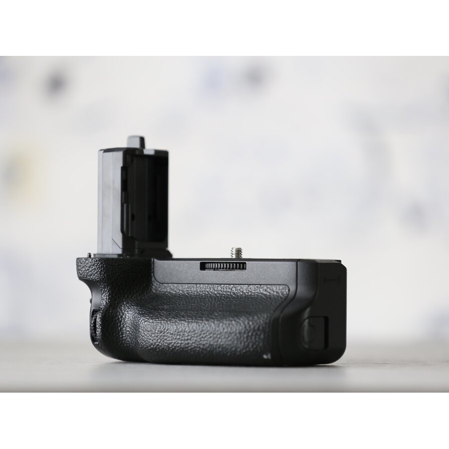Sony VG-C4EM Battery Grip-2