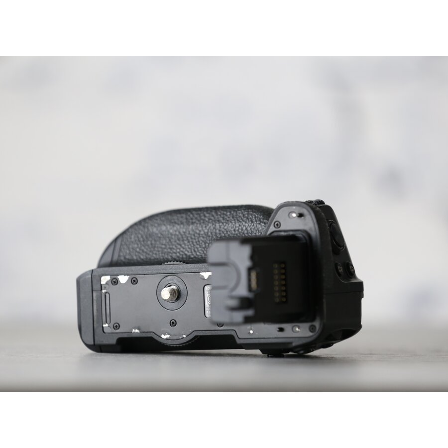 Sony VG-C4EM Battery Grip-4