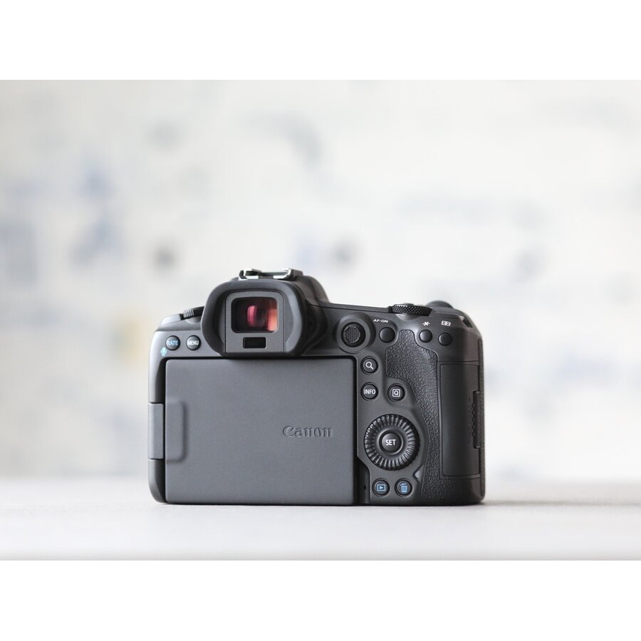 Canon EOS R5-4