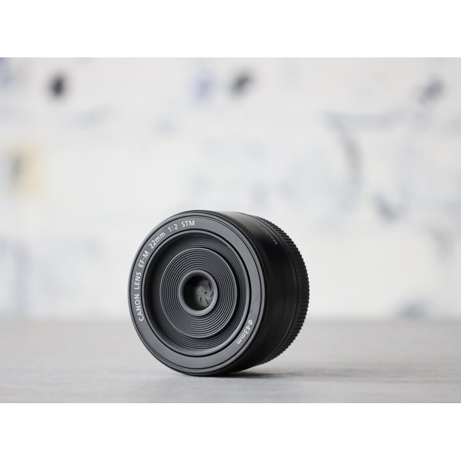 Canon EF-M 22mm F/2 STM-2