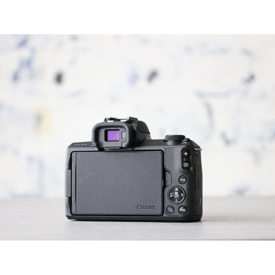 Canon EOS M50 + 15-45mm IS STM-3