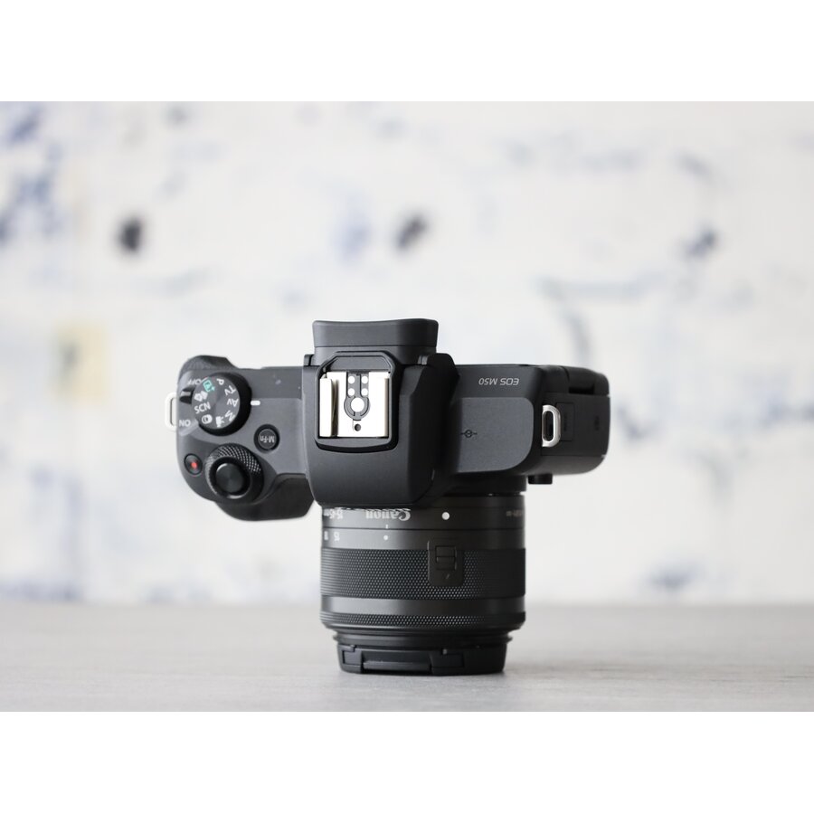Canon EOS M50 + 15-45mm IS STM-5