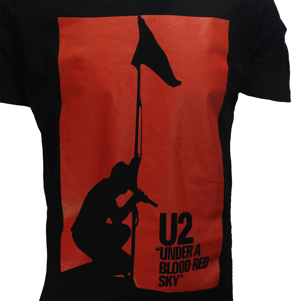 Band Merchandise U2 Under A Blood Red Sky T-Shirt - Officiële Merchandise | Popmerch.com Band Merchandise U2 Under A Blood Red Sky T-Shirt - Officiële Merchandise | Popmerch.com