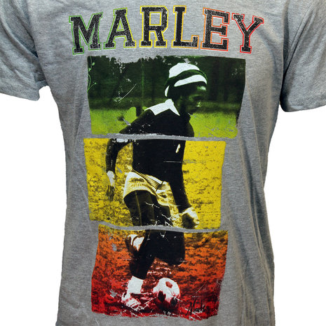 Band Merchandise Bob Marley Playing Football T-Shirt - Officiële Merchandise Band Merchandise Bob Marley Playing Football T-Shirt - Officiële Merchandise
