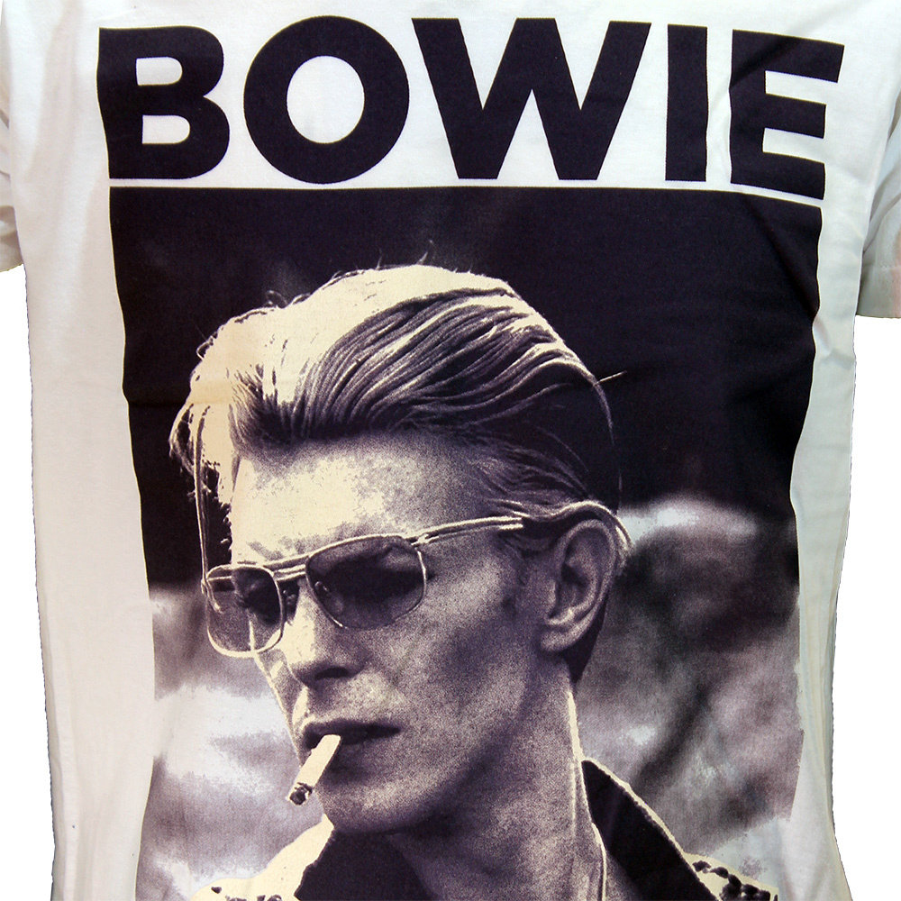 Band Merchandise David Bowie Rookt Een Sigaret T-Shirt - Officiële Merchandise Band Merchandise David Bowie Rookt Een Sigaret T-Shirt - Officiële Merchandise