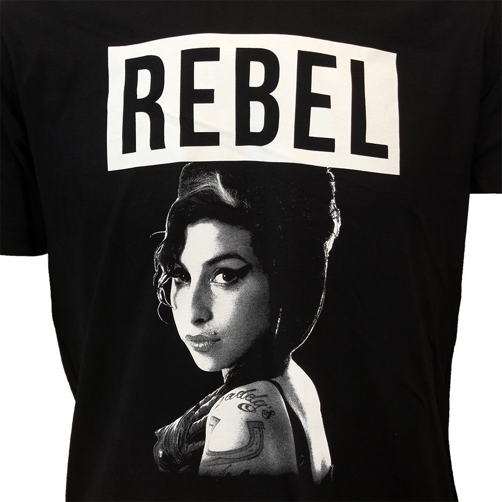 Band Merchandise Amy Winehouse Rebel T-Shirt – Offizielles Merchandise Band Merchandise Amy Winehouse Rebel T-Shirt – Offizielles Merchandise