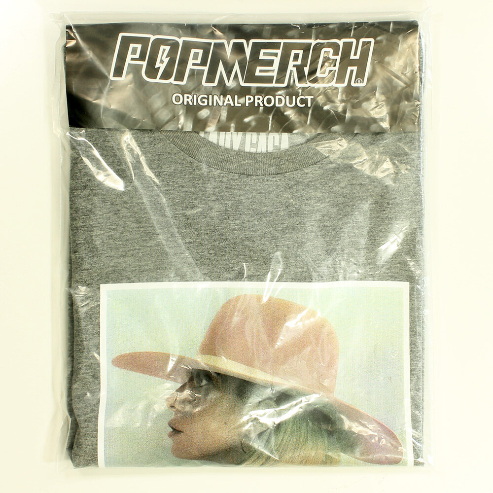 Band Merchandise Lady Gaga Joanne Pink Hat T-Shirt - Officiële Merchandise Band Merchandise Lady Gaga Joanne Pink Hat T-Shirt - Officiële Merchandise