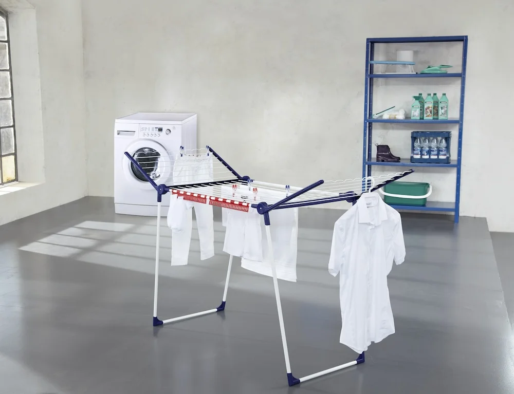 Moet je het raam open laten tijdens het drogen van je kleding?