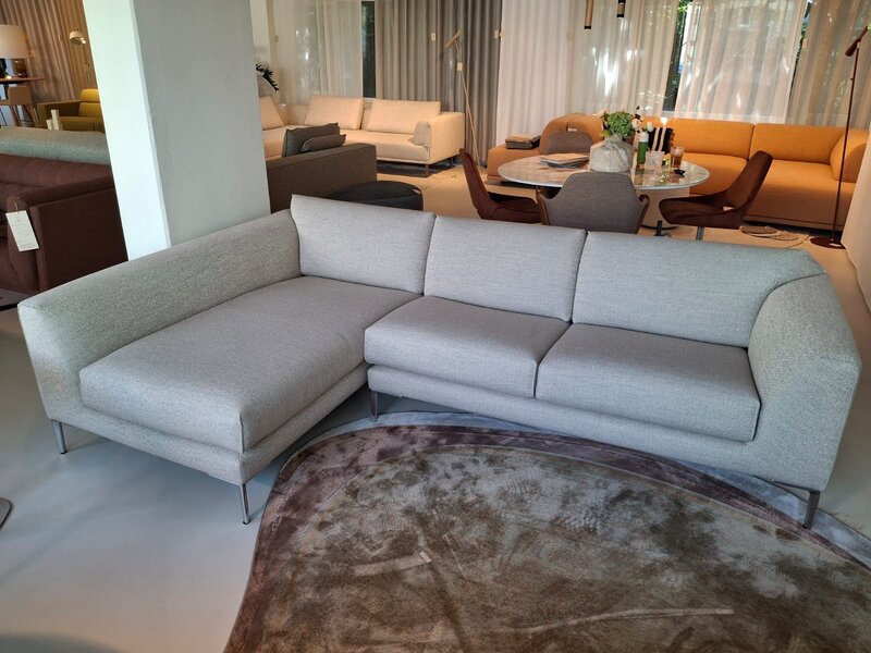 pode Mooie nieuwe hoekbank FOLD van Pode in de opruiming van € 5020 nu voor € 3765