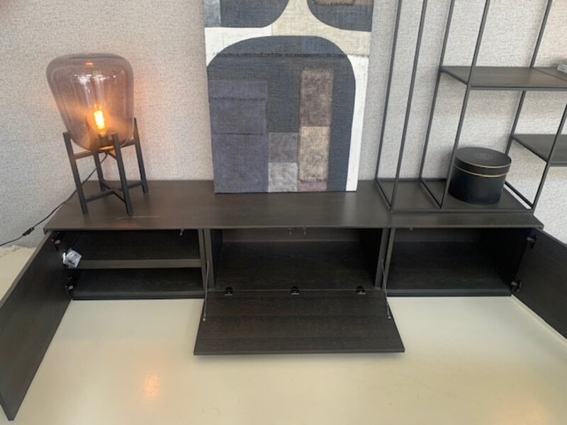 Twee-delige TV dresssoir en roomdivider van € 2869 nu voor € 999