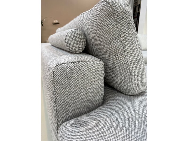 Design on Stock Showroom Sales - Vilaz hoekbank Design on Stock