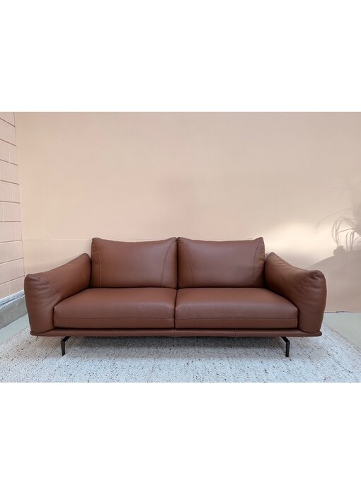 calia Showroom Sale _ Dragees bank Calia Italia in  leder