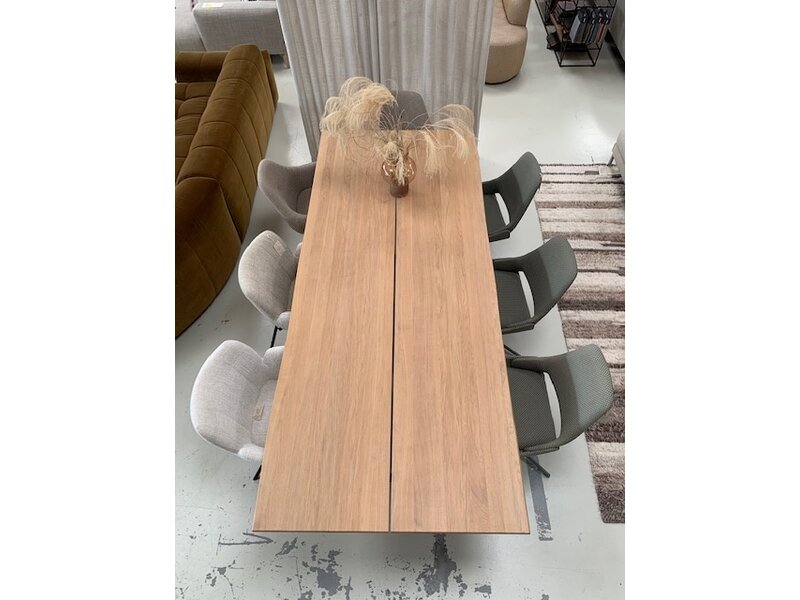 mobitec Japura eikentafel 260 x 110 cm van Mobitec Belgium