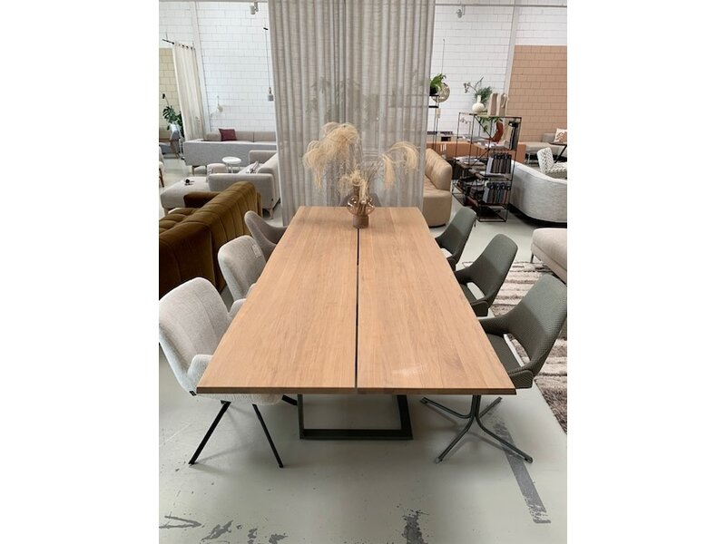 mobitec Japura eikentafel 260 x 110 cm van Mobitec Belgium