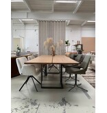 mobitec Japura eikentafel 260 x 110 cm van Mobitec Belgium