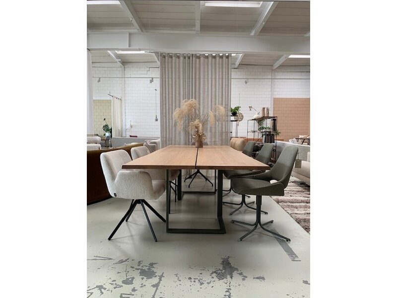 mobitec Japura eikentafel 260 x 110 cm van Mobitec Belgium