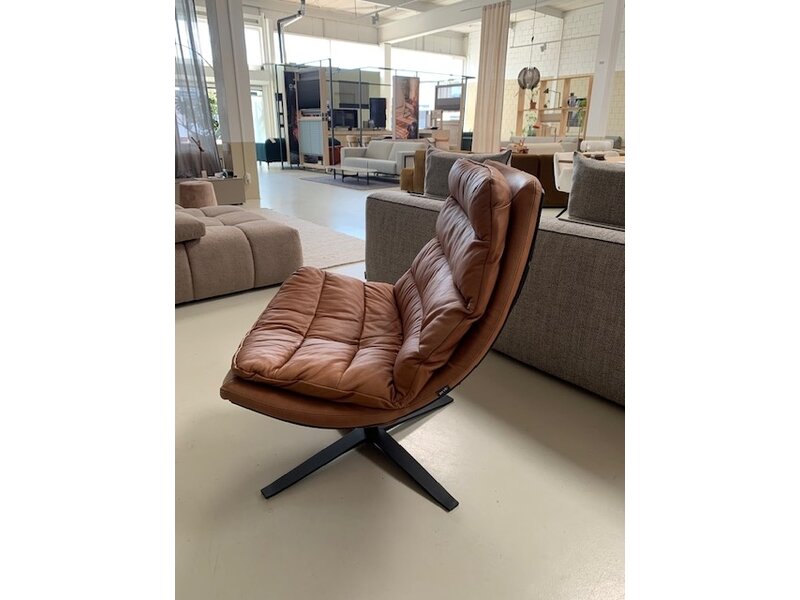 Dyyk Kameraad draaifauteuil in het leer (zacht leder) van € 1469 voor € 799