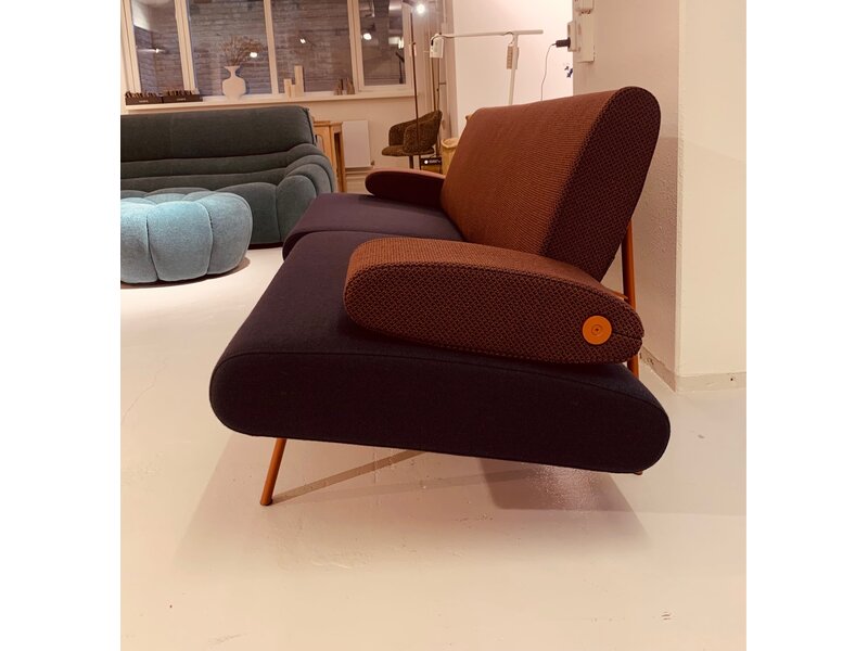 Harvink Strak Nederlands design de Armslag bank van Harvink van € 4285 nu voor € 2995