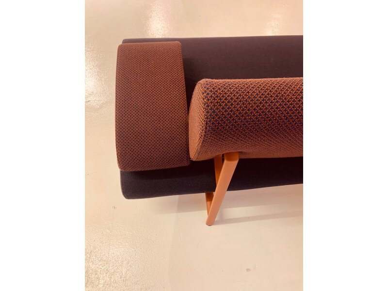 Harvink Strak Nederlands design de Armslag bank van Harvink van € 4285 nu voor € 2995