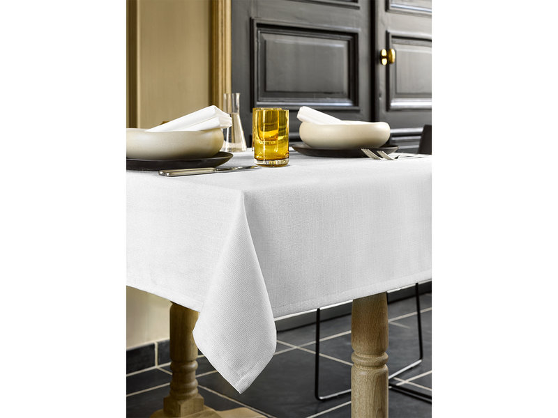 De Witte Lietaer Tablecloth, Gibson White - 145 x 360 cm - 100% Polyester