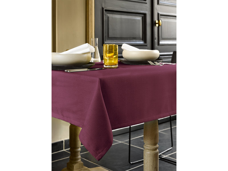 De Witte Lietaer Tablecloth Round, Burgundy - Ø 210 cm - 100% Polyester