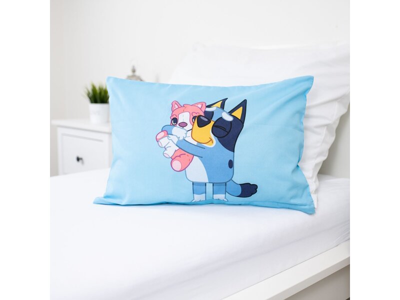 Bluey BABY / Peuter dekbedovertrek Cuddle - 135 x 100 + 40 x 60 cm - Katoen