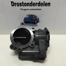 gasklephuis V860560480  PEUGEOT 208 (163636)