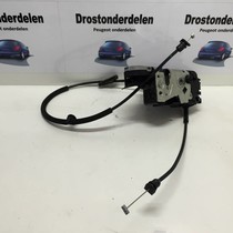 DEURSLOT RECHTSVOOR  PEUGEOT 207(9136W9)