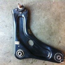 Control Arm Right Peugeot 207 (3521N8)