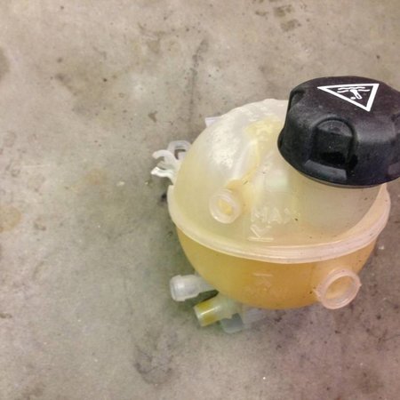 coolant reservoir 9652621280 peugeot 207 (1323T9)