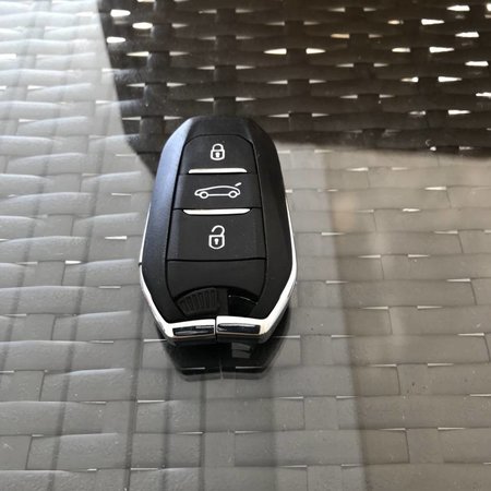 NEW keyless go key citroen  key with chip
