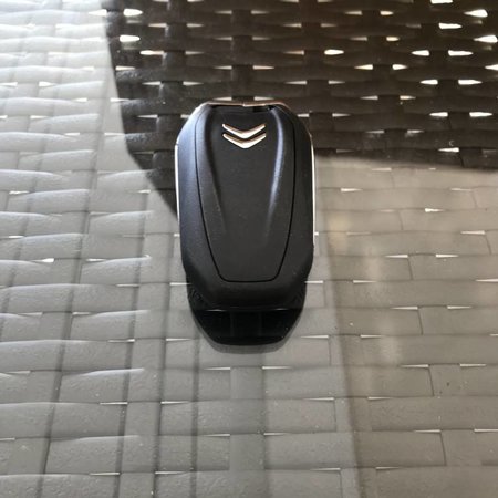 NEW keyless go key citroen  key with chip