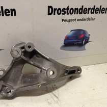 AC pump mount V758078180 PEUGEOT 308