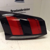 REAR LIGHT LEFT ON TAILGATE 9811027880 PEUGEOT 5008II