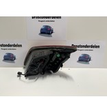 Rücklicht links im Ventil 9677818380 eines Peugeot 308 T9 Modells