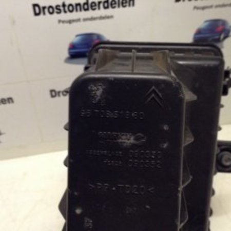 AIR FILTER HOUSING 9670851880 PEUGEOT 208